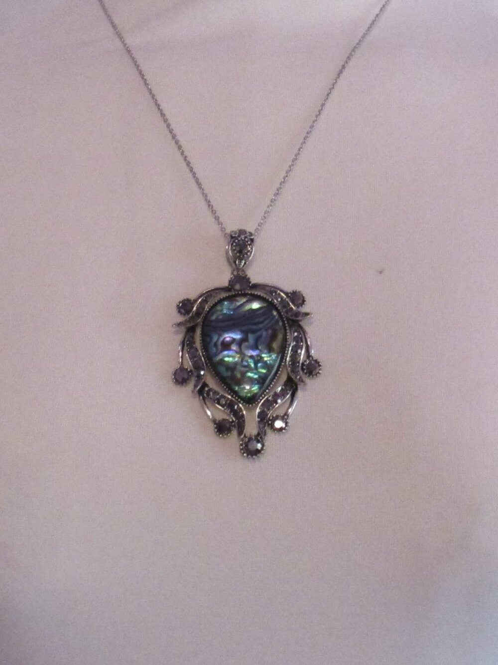 Abalone Shell Hematite Color Austrian Crystals Pendant Stainless Steel 20 in